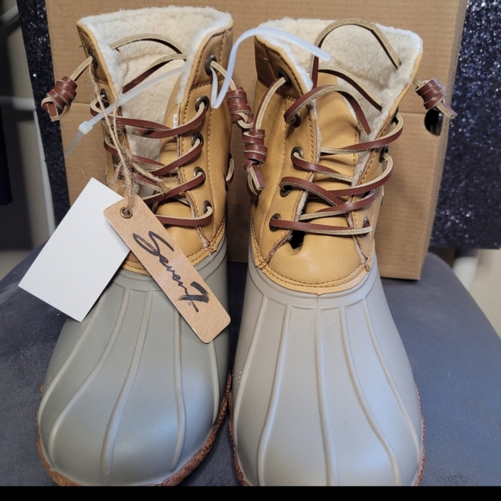 Speyside Insulated Rain Boots - Picture 2 of 10